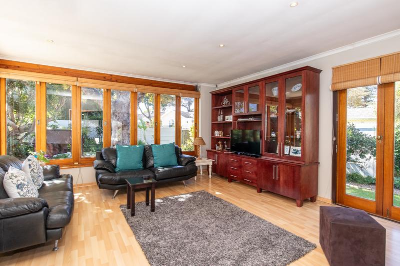 3 Bedroom Property for Sale in Constantia Western Cape